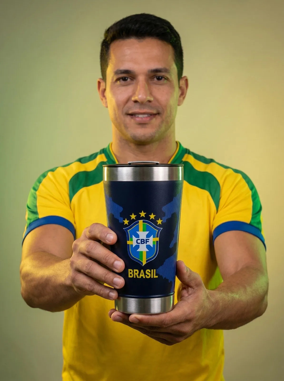COPO TÉRMICO EM ALTO RELEVO UNIFORME DA SELEÇÃO BRASILEIRA (AZUL)