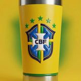COPO TÉRMICO EM ALTO RELEVO UNIFORME DA SELEÇÃO BRASILEIRA (CANARINHO)