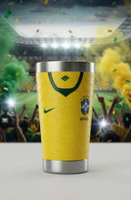 COPO TÉRMICO EM ALTO RELEVO UNIFORME DA SELEÇÃO BRASILEIRA (AMARELO)